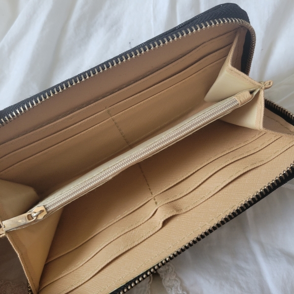 Clutch wallet - Picture 3 of 3